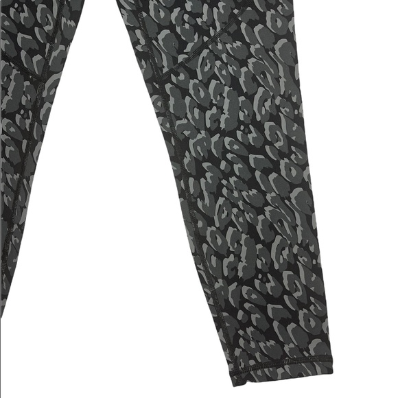 NEW Sweaty Betty Leggings Pants 7/8 Length Workout Gray Black Animal Print Small - Picture 6 of 15